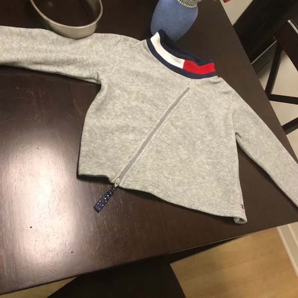 Vintage Tommy Hilfiger crop top sweater - Picture 2 of 6